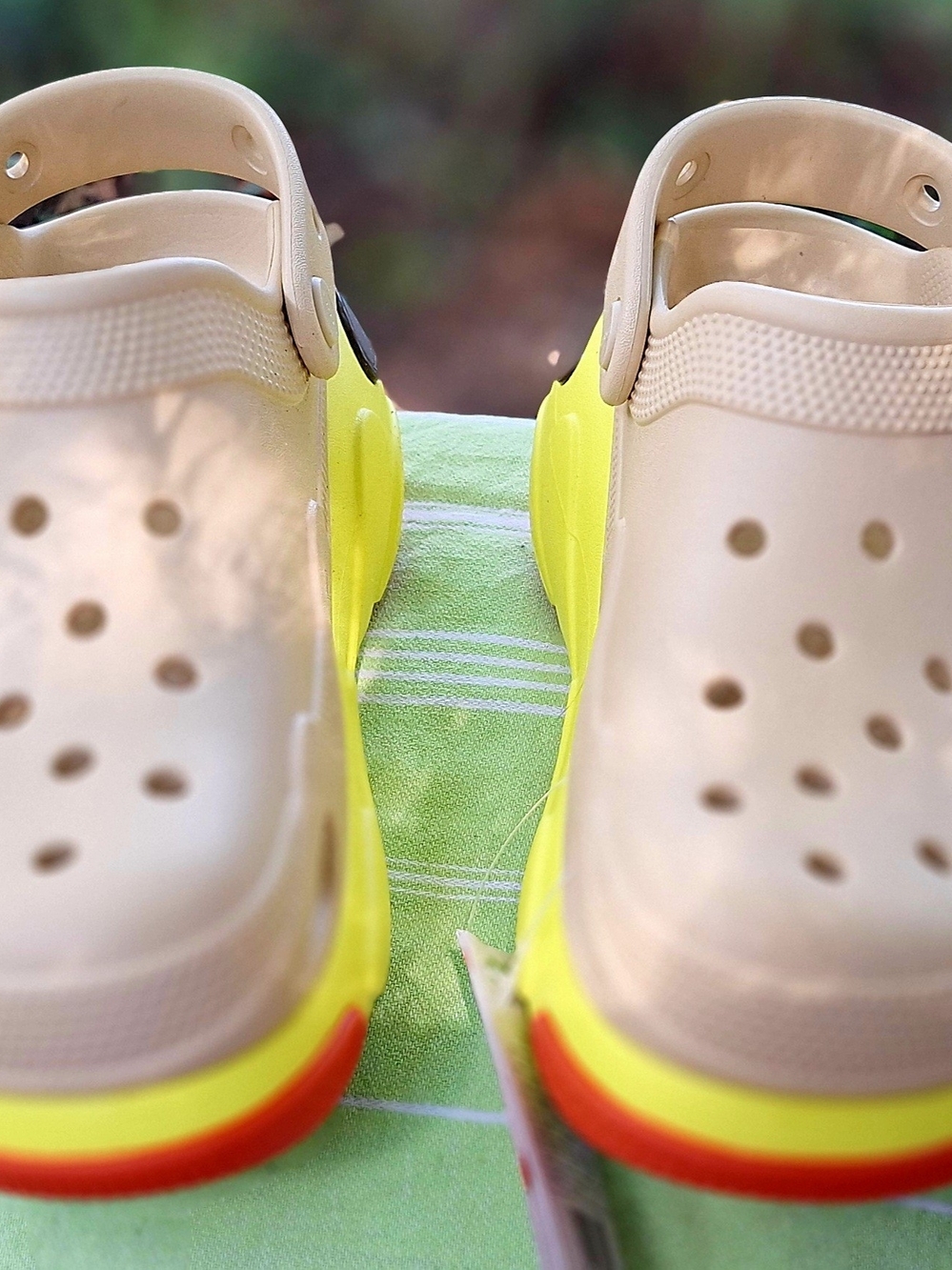 Crocs - Bubble Crush Clog - Sesame - W8/M6